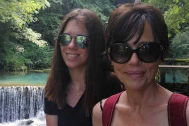 Lea je sa malom Sofi u naručju pobegla iz Egipta: Unuka Jasne Šekarić napunila 4 godine, baka najponosnija FOTO