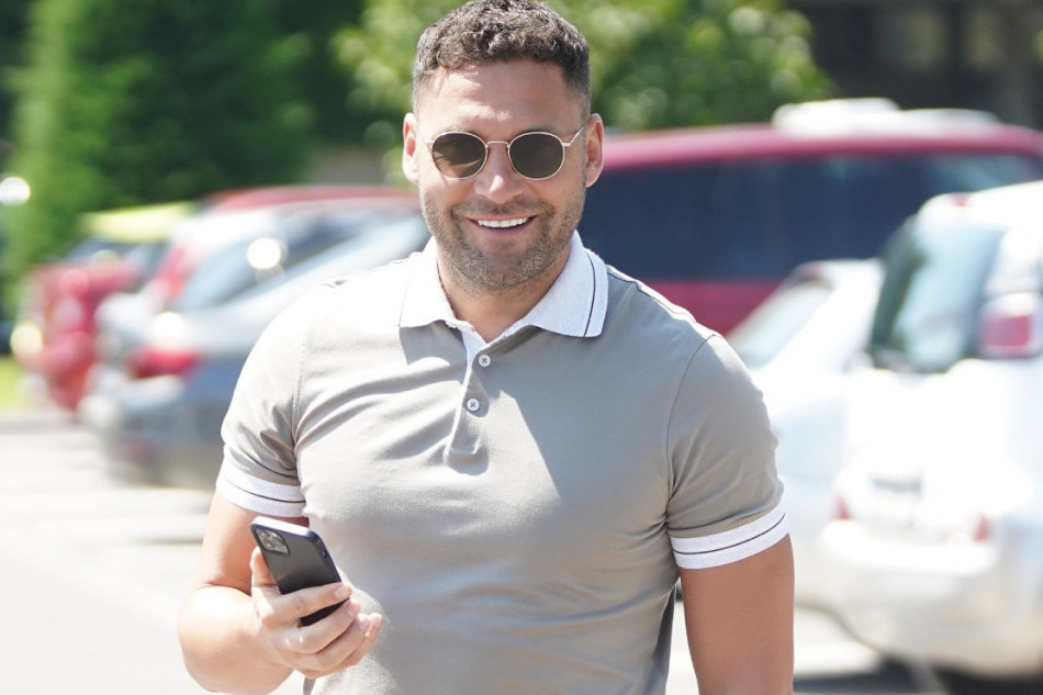 Dve vile na Dedinju, nekoliko stanova, a sad i jahta: Duško Tošić pokazao svoju novu investiciju (FOTO) Dve vile na Dedinju, nekoliko stanova, a sad i jahta: Duško Tošić pokazao svoju novu investiciju (FOTO)