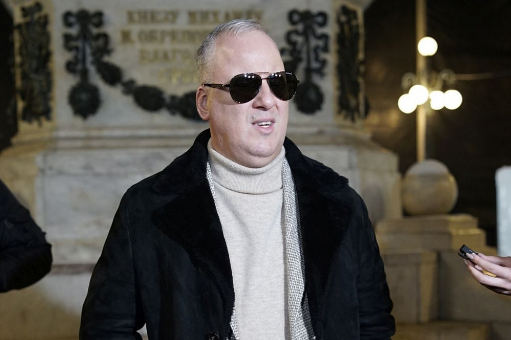 Mogle su da završe u popravnom domu! Saša Matić nikad iskrenije o ćerkama Aleksandri i Tari Mogle su da završe u popravnom domu! Saša Matić nikad iskrenije o ćerkama Aleksandri i Tari