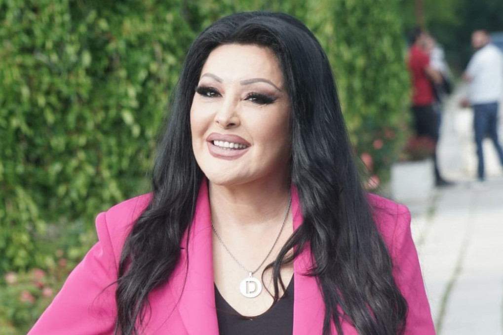 Dragana Mirković rekla da se više neće oglašavati o razvodu, ali ovo o Toniju je morala da kaže Dragana Mirković rekla da se više neće oglašavati o razvodu, ali ovo o Toniju je morala da kaže