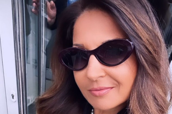 Dok Sanja tuguje zbog smrti majke, njen bivši sprema venčanje: Nije mi jasno, ali ne želim da ulazim u to Dok Sanja tuguje zbog smrti majke, njen bivši sprema venčanje: Nije mi jasno, ali ne želim da ulazim u to