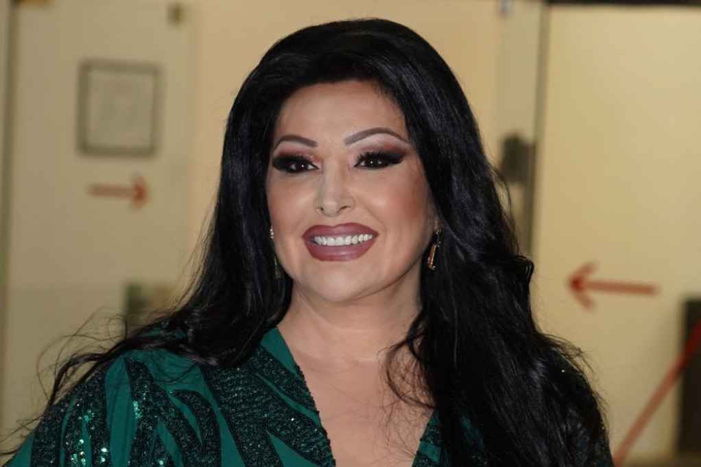 Deca na prestižnim fakultetima, a iznenadiće vas koju školu je završila Dragana Mirković Deca na prestižnim fakultetima, a iznenadiće vas koju školu je završila Dragana Mirković