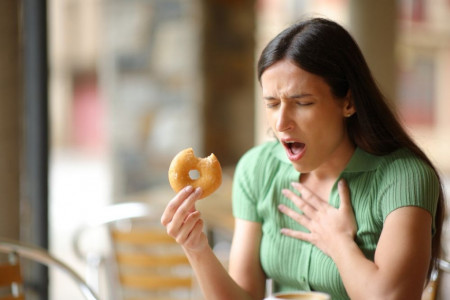 Simptom koji ne sme da se zanemari: Šta znači ako kašljete posle jela?