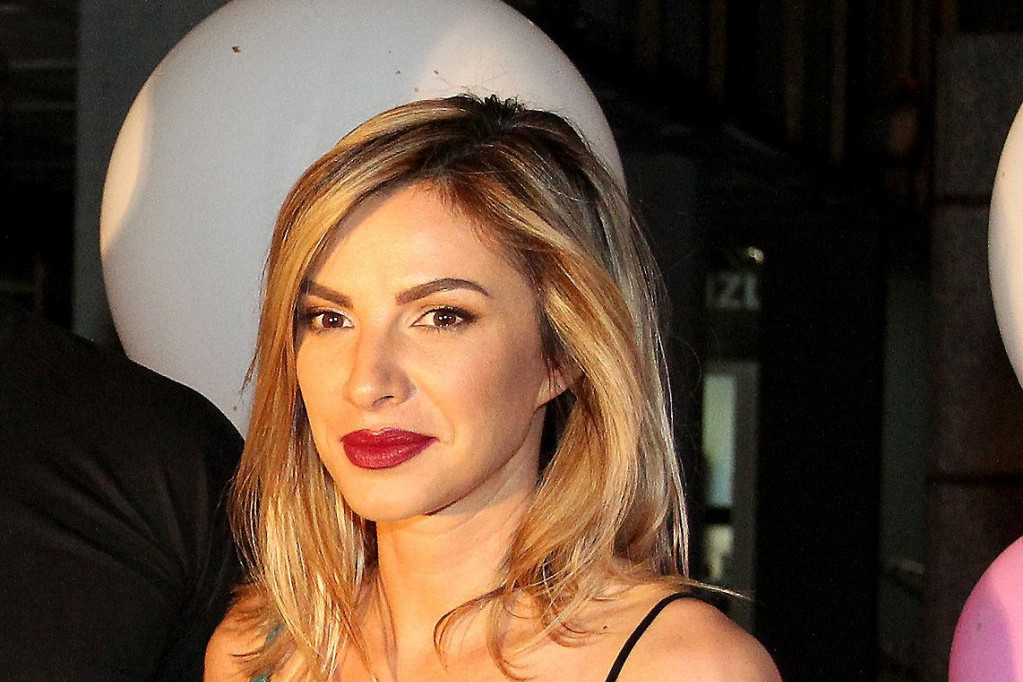 Nikada ne biste pogodili šta je po obrazovanju Marina Tadić Nikada ne biste pogodili šta je po obrazovanju Marina Tadić