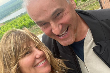 Intimna proslava i raskošna torta: Branka Nevistić napunila 57, muž se ne odvaja od nje (FOTO)