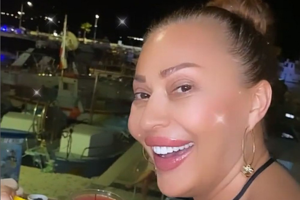 Brže bolje je obrisala post, ali već je bilo kasno: Svi u šoku zbog onoga što je osvanulo na Cecinom Instagramu Brže bolje je obrisala post, ali već je bilo kasno: Svi u šoku zbog onoga što je osvanulo na Cecinom Instagramu