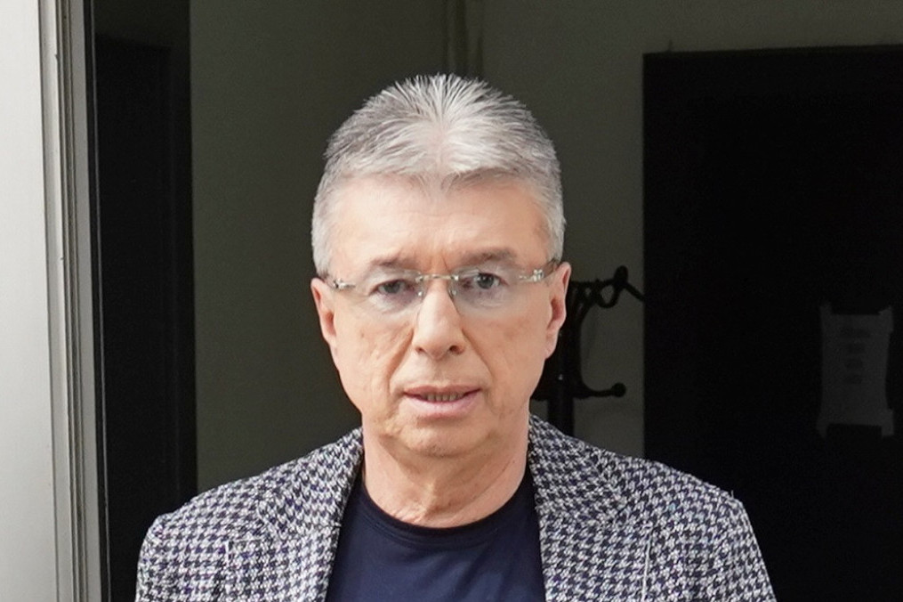 Harmonikaš, pevač, milioner: Koju školu je završio Saša Popović? Harmonikaš, pevač, milioner: Koju školu je završio Saša Popović?