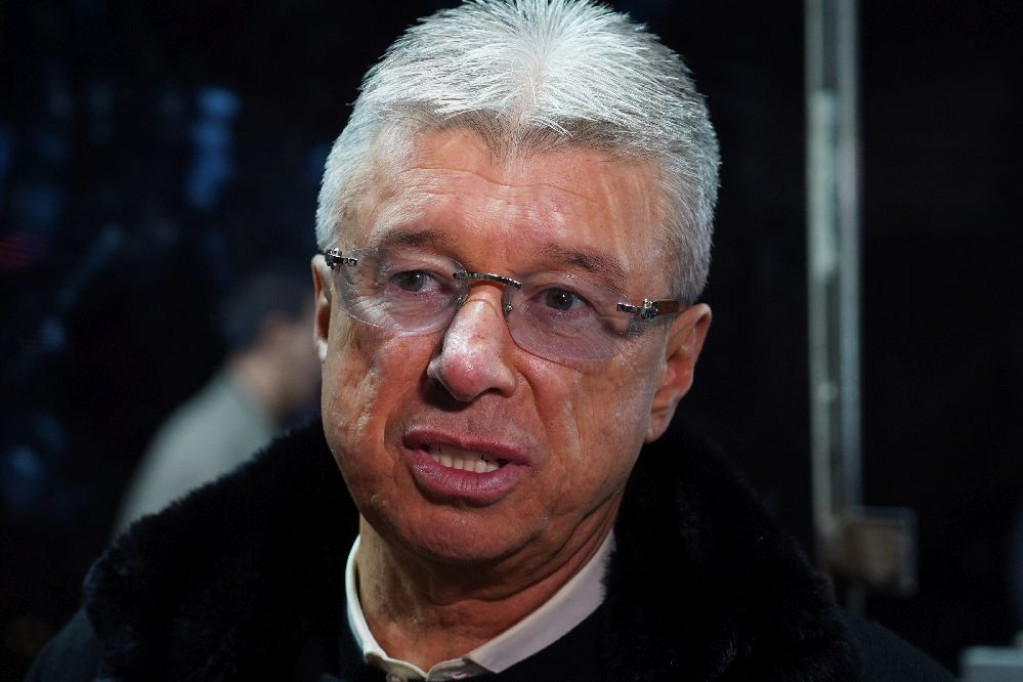 Oglasio se Saša Popović: Evo da li se nakon povrede vraća u „Zvezde Granda” Oglasio se Saša Popović: Evo da li se nakon povrede vraća u „Zvezde Granda”