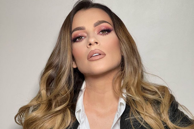 Prva pevačica koja je u svom domu napravila ovo: Dekorater stigao, ona nije žalila novac FOTO Prva pevačica koja je u svom domu napravila ovo: Dekorater stigao, ona nije žalila novac FOTO