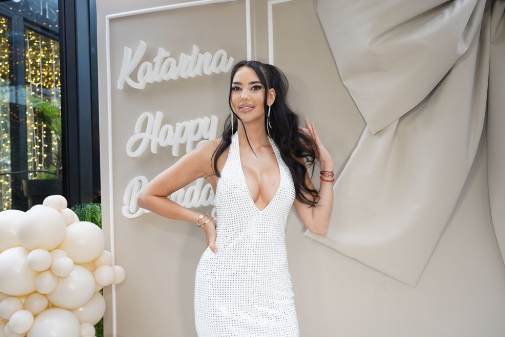 Kaća Grujić napunila 32 godine: Zvezda rođendanske proslave dvogodišnja Katja Kaća Grujić napunila 32 godine: Zvezda rođendanske proslave dvogodišnja Katja