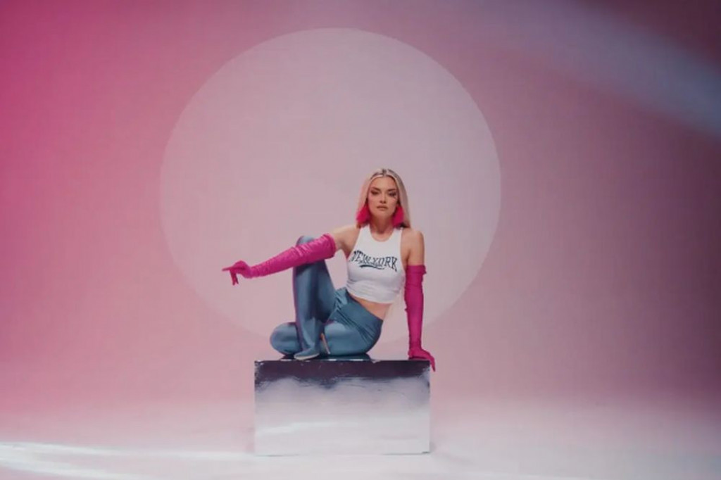 Natalie Balmix otvara sezonu letnjih hitova s pesmom “Srebrna krila” Natalie Balmix otvara sezonu letnjih hitova s pesmom “Srebrna krila”