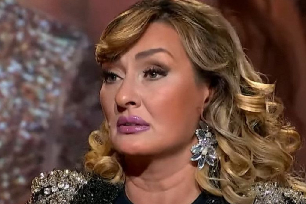Trudim se da ostanem pri zdravoj pameti: Sneki iskreno otkrila kroz šta prolazi Trudim se da ostanem pri zdravoj pameti: Sneki iskreno otkrila kroz šta prolazi