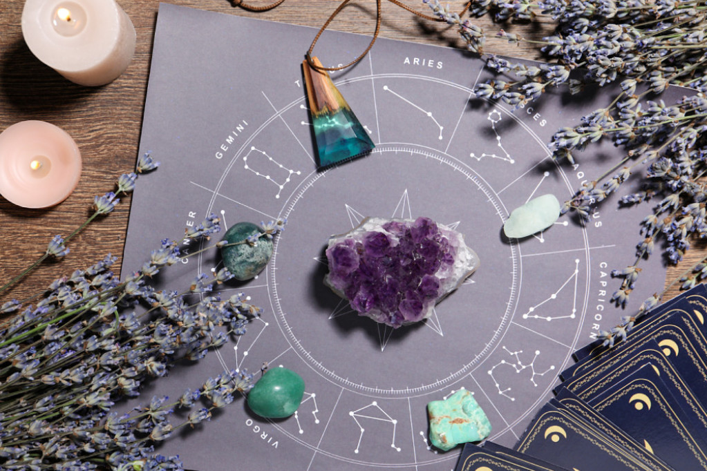 Horoskop za 19. jun: Blizancima sledi flert, Lavovima poziv od osobe iz prošlosti Horoskop za 19. jun: Blizancima sledi flert, Lavovima poziv od osobe iz prošlosti