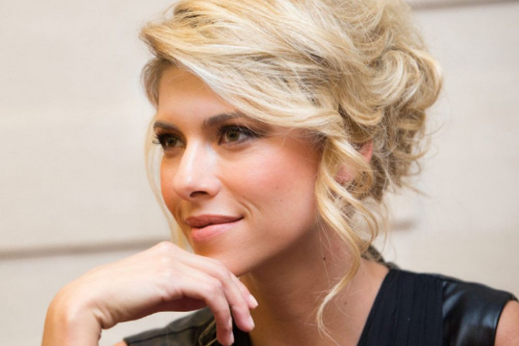 Jelena Perčin potvrdila vezu sa poznatim muzičarem: On je moj čovek Jelena Perčin potvrdila vezu sa poznatim muzičarem: On je moj čovek