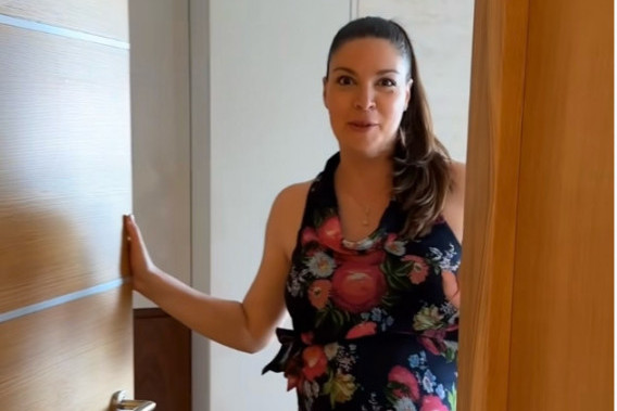 Sanja Kužet sa stomakom do zuba otvorila vrata svog luksuznog doma: Obratite pažnju na osvetljenje u dnevnom boravku Sanja Kužet sa stomakom do zuba otvorila vrata svog luksuznog doma: Obratite pažnju na osvetljenje u dnevnom boravku