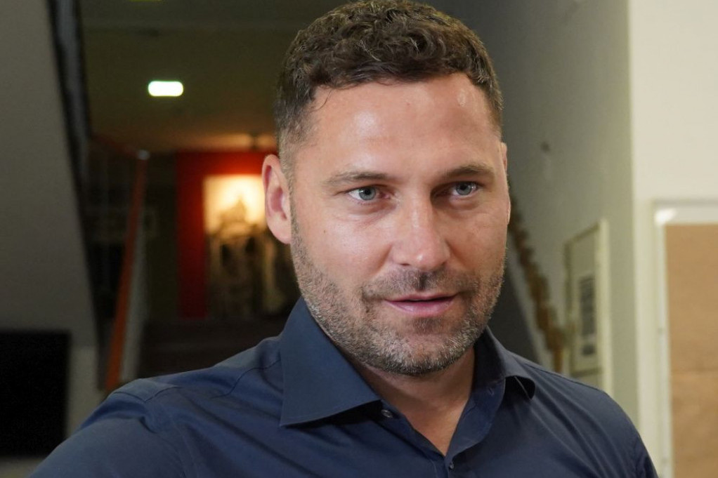 Duško Tošić nakon razvoda uživa u društvu posebne osobe: Povod za susret kida dušu (FOTO) Duško Tošić nakon razvoda uživa u društvu posebne osobe: Povod za susret kida dušu (FOTO)