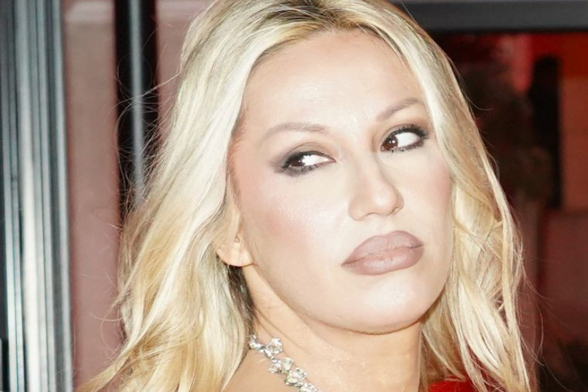 Rada Manojlović priznala sve o novom dečku: On voli mene, a reakcija njegove žene… Rada Manojlović priznala sve o novom dečku: On voli mene, a reakcija njegove žene…