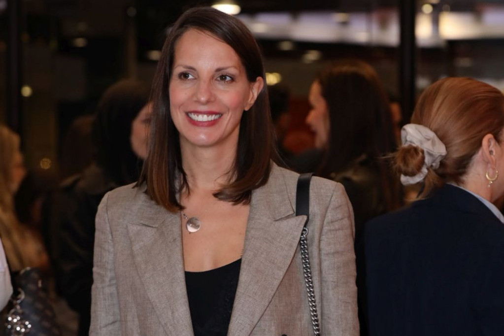 Pre nego što se udala za zgodnog odbojkaša, ljubila je ovog poznatog kolegu: On je bio velika ljubav Nade Macanković (FOTO) Pre nego što se udala za zgodnog odbojkaša, ljubila je ovog poznatog kolegu: On je bio velika ljubav Nade Macanković (FOTO)