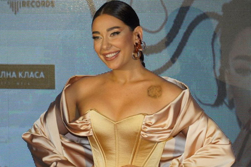 Nit manjeg stana, nit bolje organizacije: Zavirite u dom Sanje Vučić, u kuhinji detalj, koji nijedna kuhinja na svetu nema (FOTO) Nit manjeg stana, nit bolje organizacije: Zavirite u dom Sanje Vučić, u kuhinji detalj, koji nijedna kuhinja na svetu nema (FOTO)