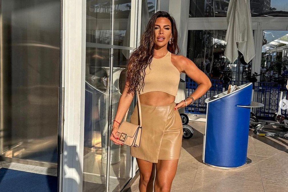 Savetujem svim ženama koje su prešle četrdesetu da urade isto: Tajna izgleda Kaje Ostojić Savetujem svim ženama koje su prešle četrdesetu da urade isto: Tajna izgleda Kaje Ostojić