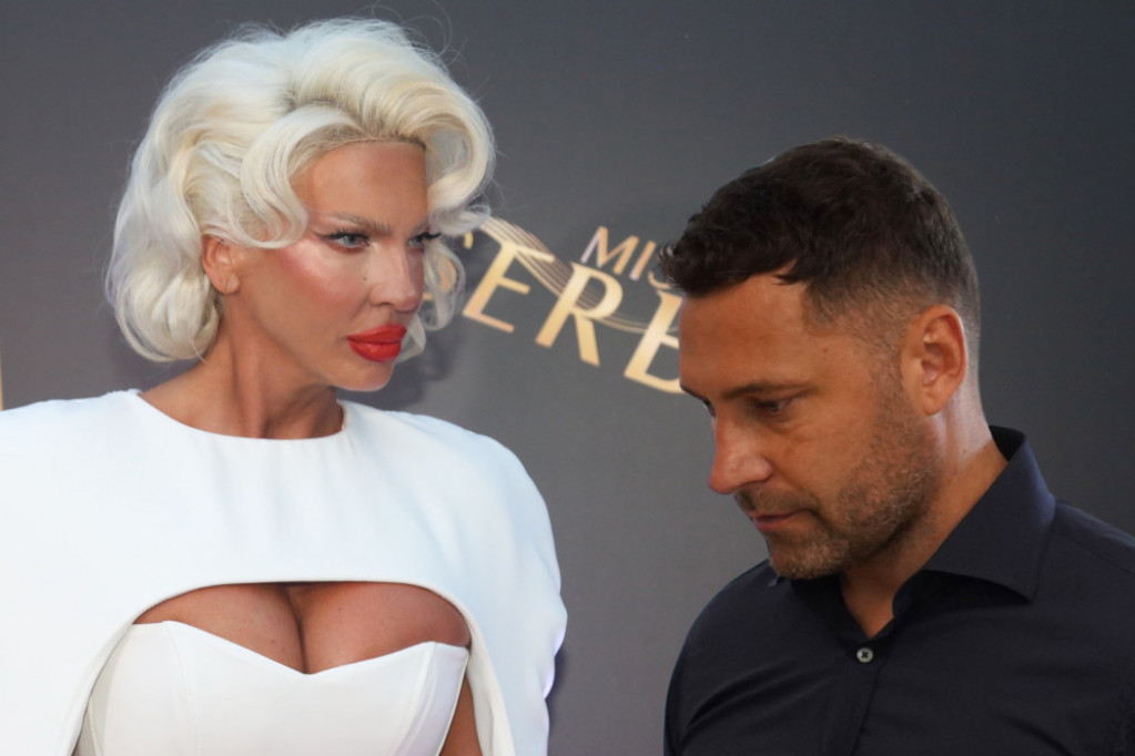 Lekarski nalazi otkrili kakvog je zdravlja Jelena Karleuša nakon bolne odluke o razvodu Lekarski nalazi otkrili kakvog je zdravlja Jelena Karleuša nakon bolne odluke o razvodu