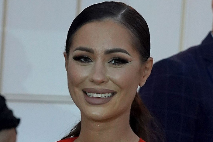 Verila se Aleksandra Bursać! Deset godina mlađi dečko priredio joj iznenađenje o kojem sve devojke sanjaju, a tek prsten da vidite (FOTO) Verila se Aleksandra Bursać! Deset godina mlađi dečko priredio joj iznenađenje o kojem sve devojke sanjaju, a tek prsten da vidite (FOTO)