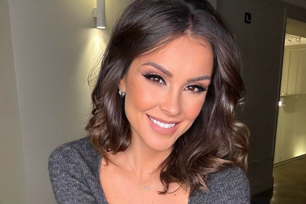 Dragana Mićalović otvorila vrata luksuzne nekretnine: Bela boja, staklo i detalj u kuhinji od koga zastaje dah FOTO Dragana Mićalović otvorila vrata luksuzne nekretnine: Bela boja, staklo i detalj u kuhinji od koga zastaje dah FOTO