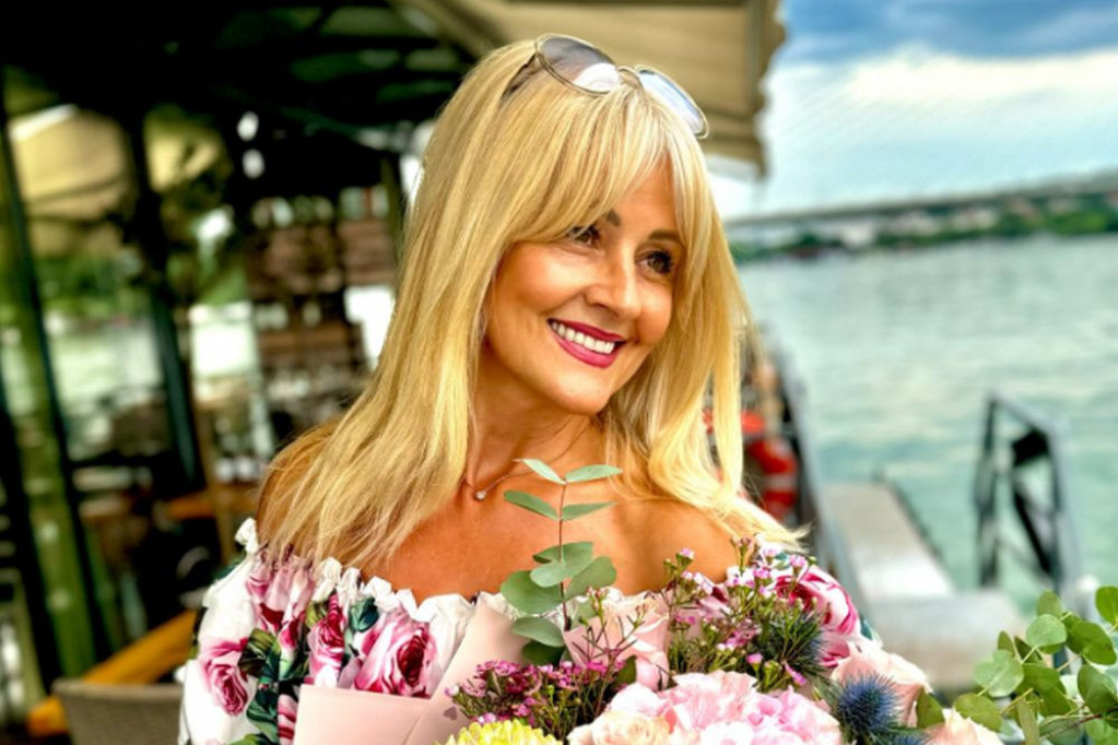 Baštu imaju i Seka i Karleuša, ali nijedna kao Slavica Rokvić: Mali raj na Košutnjaku održava sama (FOTO) Baštu imaju i Seka i Karleuša, ali nijedna kao Slavica Rokvić: Mali raj na Košutnjaku održava sama (FOTO)