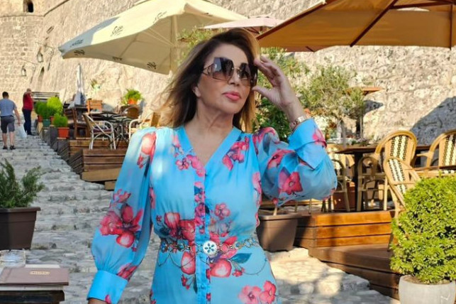 Ni mnogo mlađe se ne bi usudile: Neda Ukraden u 75. godini pozirala u dvodelnom kupaćem FOTO