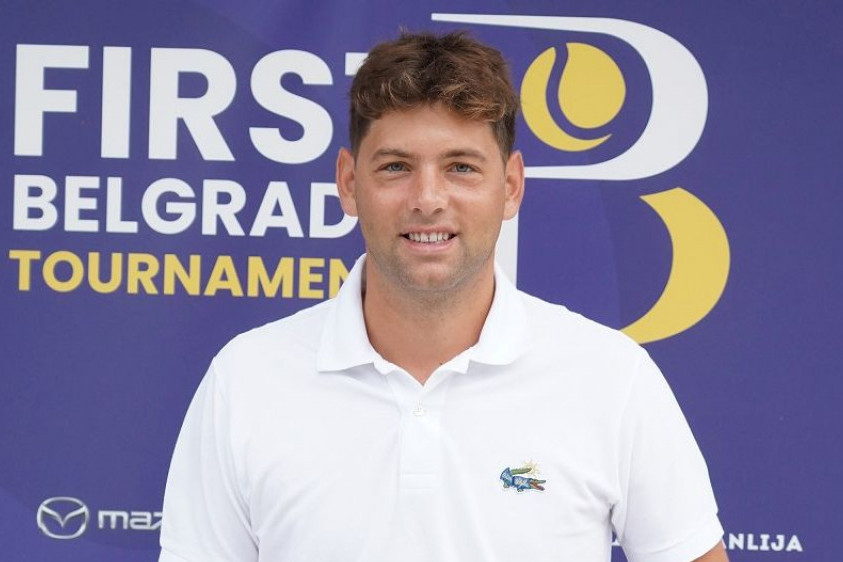 Filip Krajinović završio vilu u rodnom Somboru: Ovakav vrt nemaju ni holivudske zvezde (FOTO) Filip Krajinović završio vilu u rodnom Somboru: Ovakav vrt nemaju ni holivudske zvezde (FOTO)