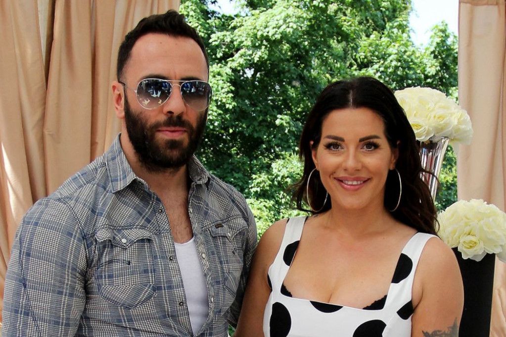 Predivne vesti stigle rano jutros iz doma Seke Aleksić: Veljko Piljkić sve obelodanio (FOTO) Predivne vesti stigle rano jutros iz doma Seke Aleksić: Veljko Piljkić sve obelodanio (FOTO)