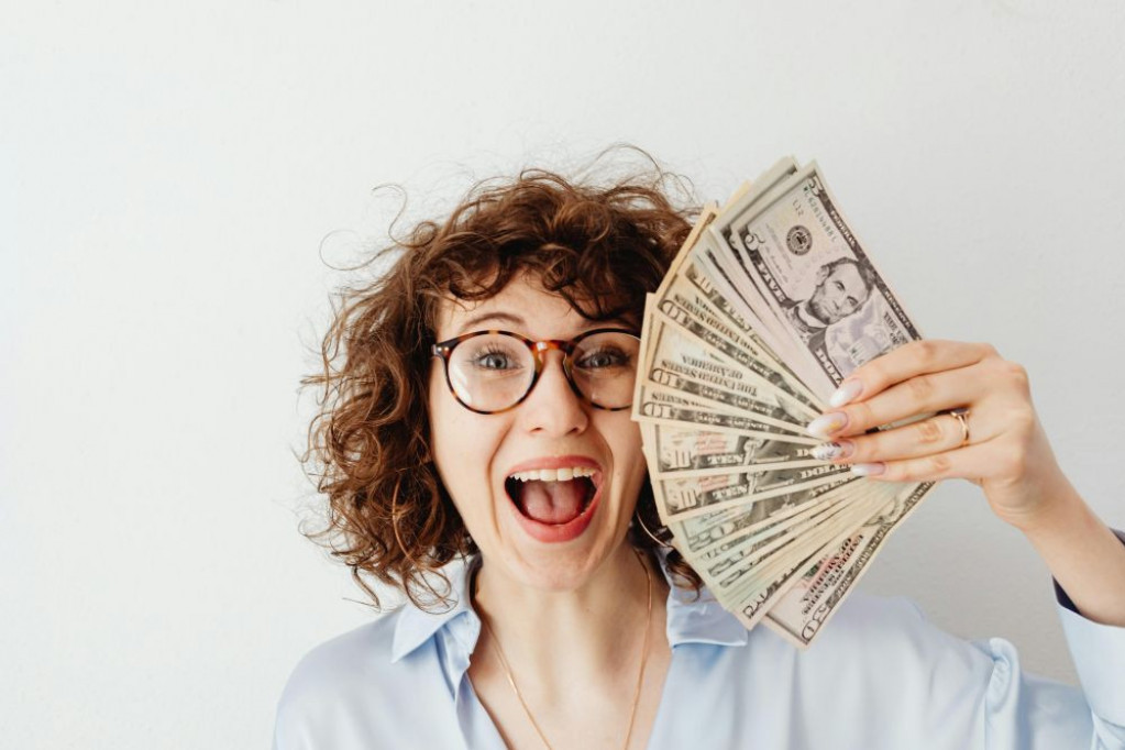 Horoskop za 13. decembar: Lavovi, oprezno sa finansijama, pripadnici jednog znaka prolaze kroz emocionalnu krizu Horoskop za 13. decembar: Lavovi, oprezno sa finansijama, pripadnici jednog znaka prolaze kroz emocionalnu krizu