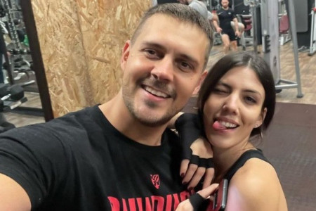 Ivana Malić obnažena pozirala u kuhinji: Fanovi ne znaju gde pre da gledaju, u njeno telo ili raskoš u novom Bikovićevom stanu (FOTO) Ivana Malić obnažena pozirala u kuhinji: Fanovi ne znaju gde pre da gledaju, u njeno telo ili raskoš u novom Bikovićevom stanu (FOTO)