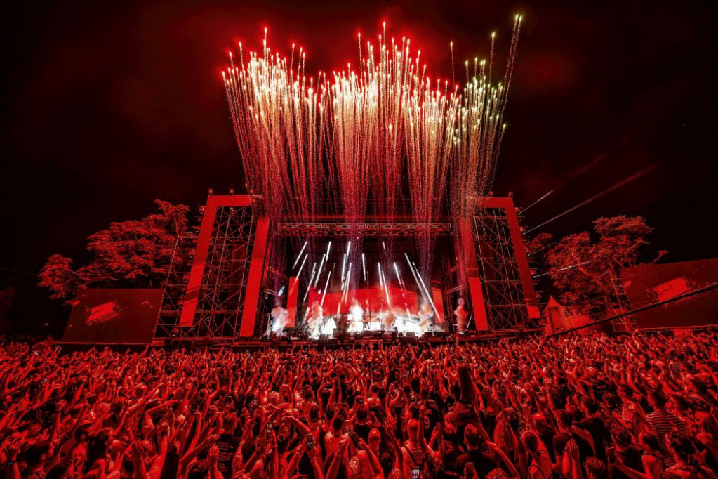 Black Eyed Peas pred 50.000 ljudi: „Hvala Srbijo, doći ćemo opet”! Na Exitu večeras John Newman, Kenya Grace, Maceo Plex i mnogi drugi! Black Eyed Peas pred 50.000 ljudi: „Hvala Srbijo, doći ćemo opet”! Na Exitu večeras John Newman, Kenya Grace, Maceo Plex i mnogi drugi!