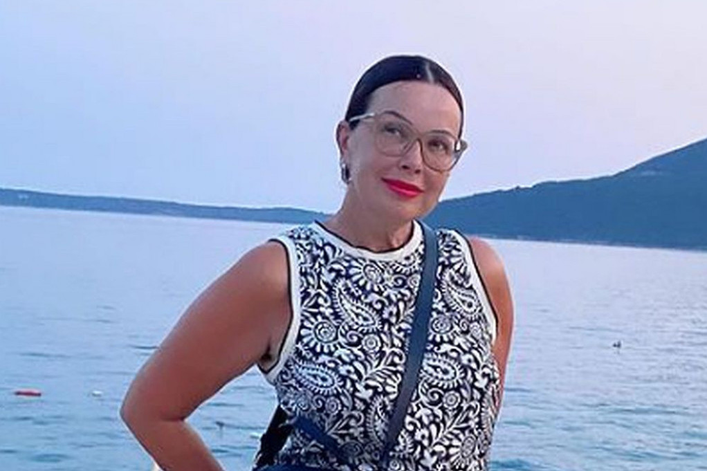 Nakon skupih dijeta i treninga Dragana Katić na plaži izgleda OVAKO: Kupaći svi komentarišu (FOTO) Nakon skupih dijeta i treninga Dragana Katić na plaži izgleda OVAKO: Kupaći svi komentarišu (FOTO)