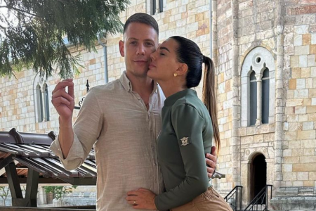 Ljubav rađa ljubav: Jovana Ljubisavljević podelila prvu fotografiju bebe, Bogdan ne može da obuzda emocije Ljubav rađa ljubav: Jovana Ljubisavljević podelila prvu fotografiju bebe, Bogdan ne može da obuzda emocije