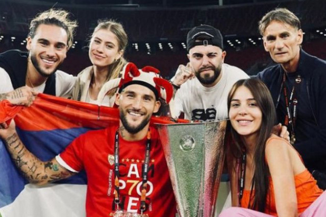 Mislili ste da im cvetaju ruže, ali istina je nešto drugačija: Oglasila se devojka Dragiše Gudelja i iznela detalje o porodici Mislili ste da im cvetaju ruže, ali istina je nešto drugačija: Oglasila se devojka Dragiše Gudelja i iznela detalje o porodici