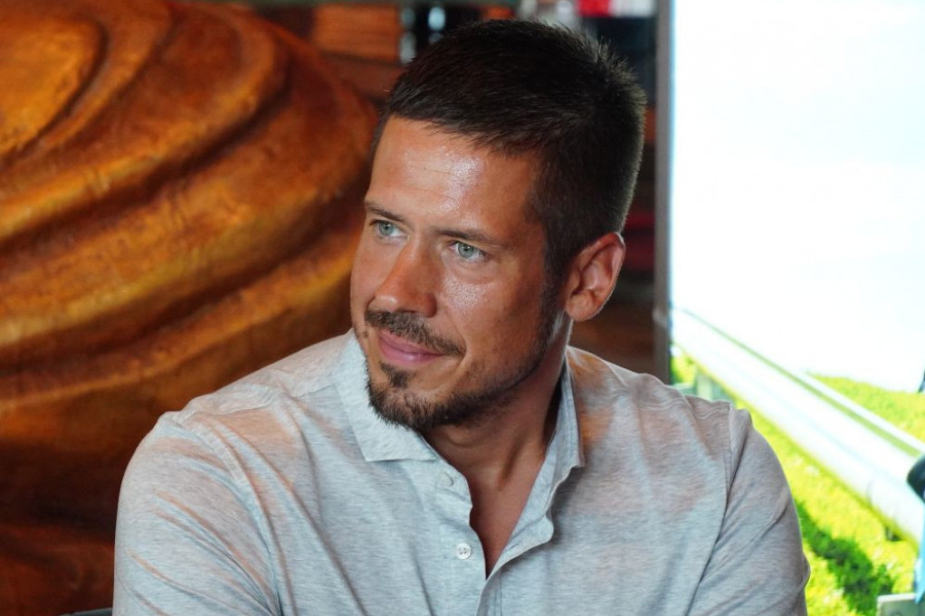 Moj drugi ćale danas bije veliku bitku: Nikola Rokvić rastužio sve Moj drugi ćale danas bije veliku bitku: Nikola Rokvić rastužio sve