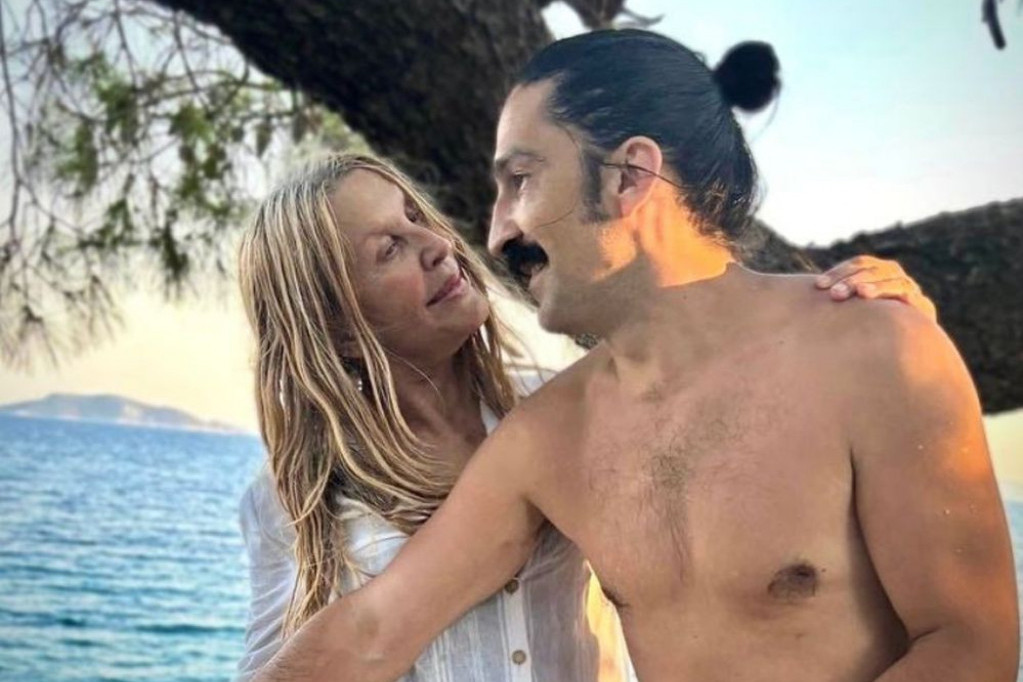 Zasluženi odmor sa dozom luksuza: Ovde letuju Veljko Kuznančević i Verica Rakočević FOTO Zasluženi odmor sa dozom luksuza: Ovde letuju Veljko Kuznančević i Verica Rakočević FOTO