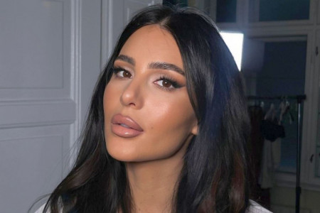 Anastasija baš ume da odabere efektan nakit: Ogrlica koja i najobičniji outfit podiže u nebesa FOTO Anastasija baš ume da odabere efektan nakit: Ogrlica koja i najobičniji outfit podiže u nebesa FOTO