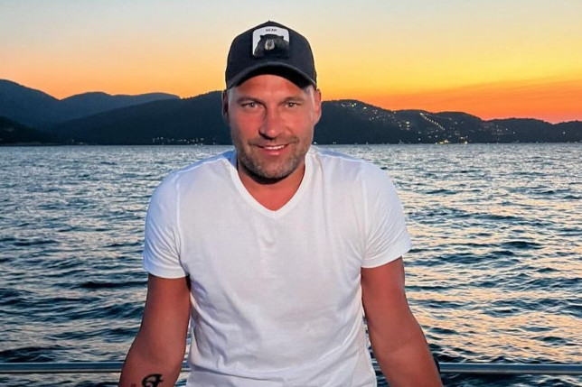 Prva ljubav Duška Tošića je ONA: Karleuša mu je rodila dve ćerke ali nikada nije uspela da zauzme njeno mesto Prva ljubav Duška Tošića je ONA: Karleuša mu je rodila dve ćerke ali nikada nije uspela da zauzme njeno mesto