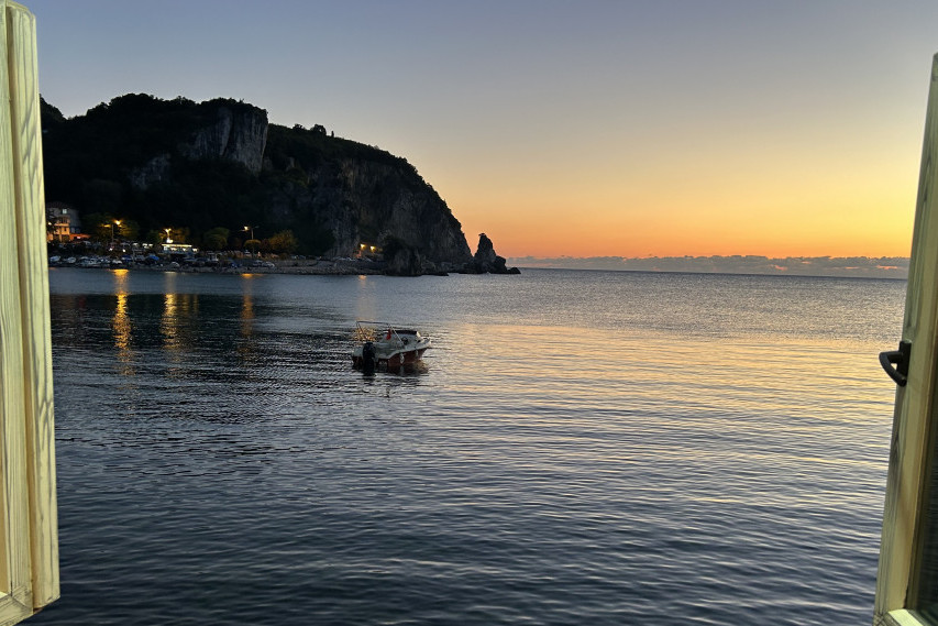 Rajski prozor je najlepši pogled na more: Za čarobno mesto vezuje se zanimljiva priča Rajski prozor je najlepši pogled na more: Za čarobno mesto vezuje se zanimljiva priča