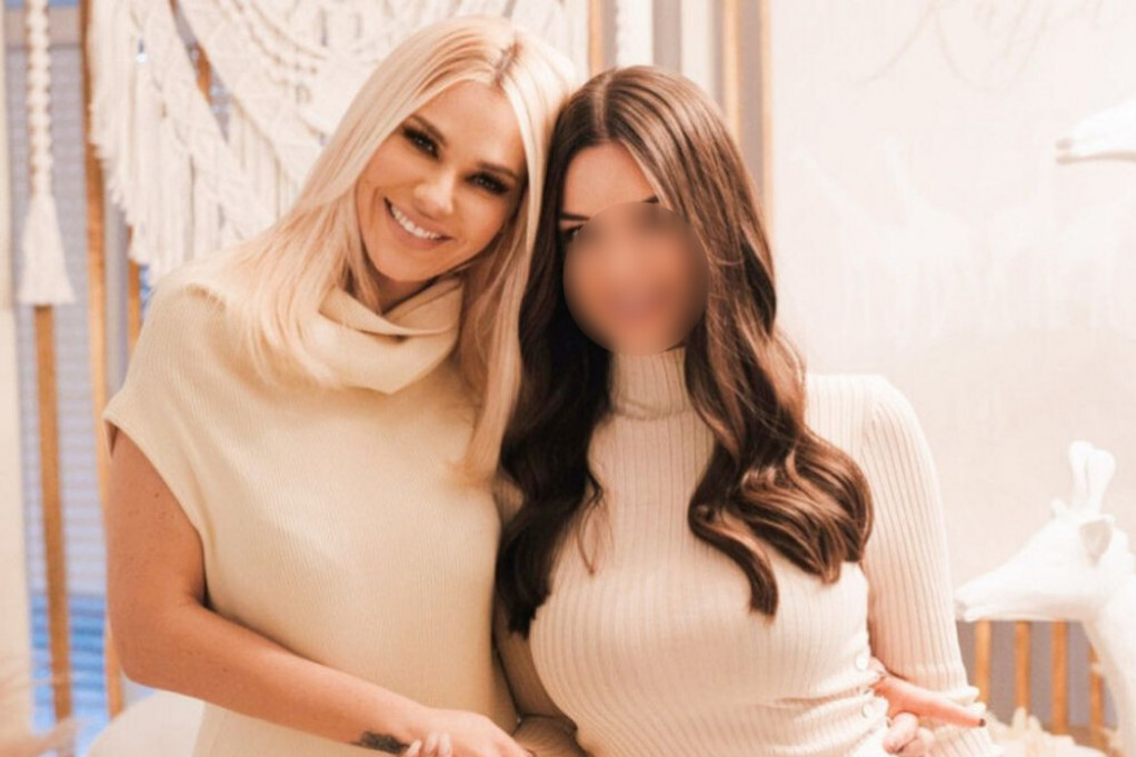 Hana Ikodinović spakovala kofere i napustila porodični dom: 18 godina puni tek za koji dan Hana Ikodinović spakovala kofere i napustila porodični dom: 18 godina puni tek za koji dan