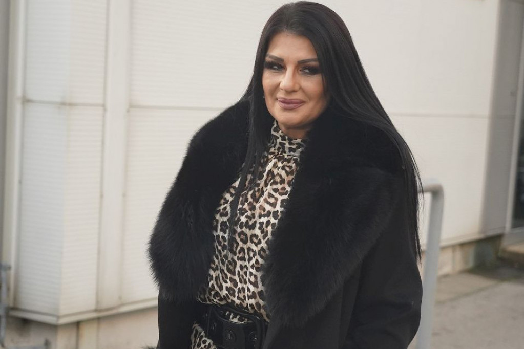 Ćerku dobila u šetoj deceniji, a samo dva meseca nakon porođaja objavila najlepše vesti: Sanja Maletić ne krije sreću (FOTO) Ćerku dobila u šetoj deceniji, a samo dva meseca nakon porođaja objavila najlepše vesti: Sanja Maletić ne krije sreću (FOTO)