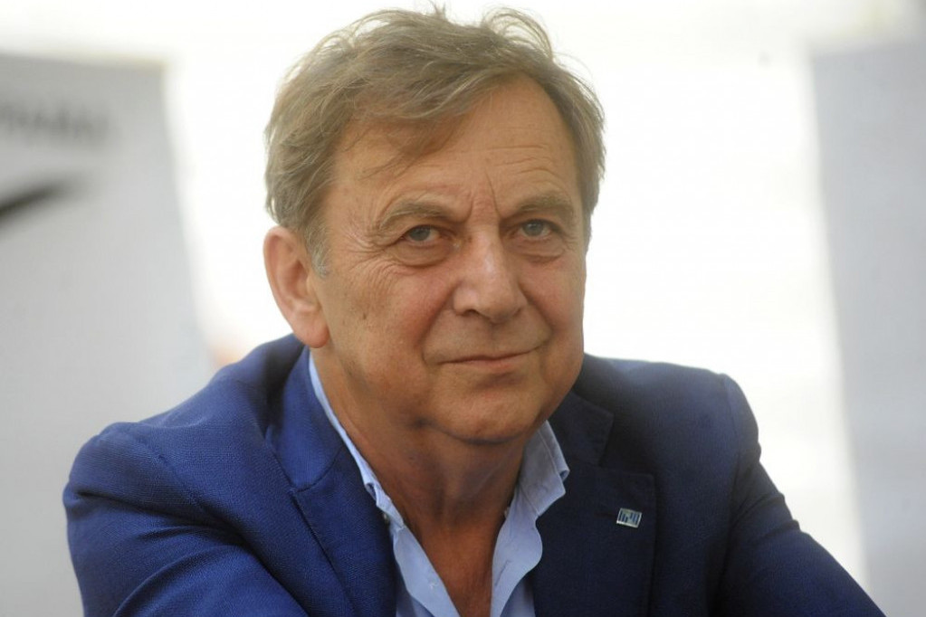 Stajati u redu za parče hleba nije sramota! Tika Stanić sada ima producentsku kuću, a nekada je dugovao svima koje je poznavao Stajati u redu za parče hleba nije sramota! Tika Stanić sada ima producentsku kuću, a nekada je dugovao svima koje je poznavao