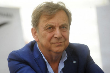 Majčin odlazak nikad nije preboleo, a dva brata izgubio u šest meseci: Tihomir Stanić o najtežim trenucima u životu Majčin odlazak nikad nije preboleo, a dva brata izgubio u šest meseci: Tihomir Stanić o najtežim trenucima u životu