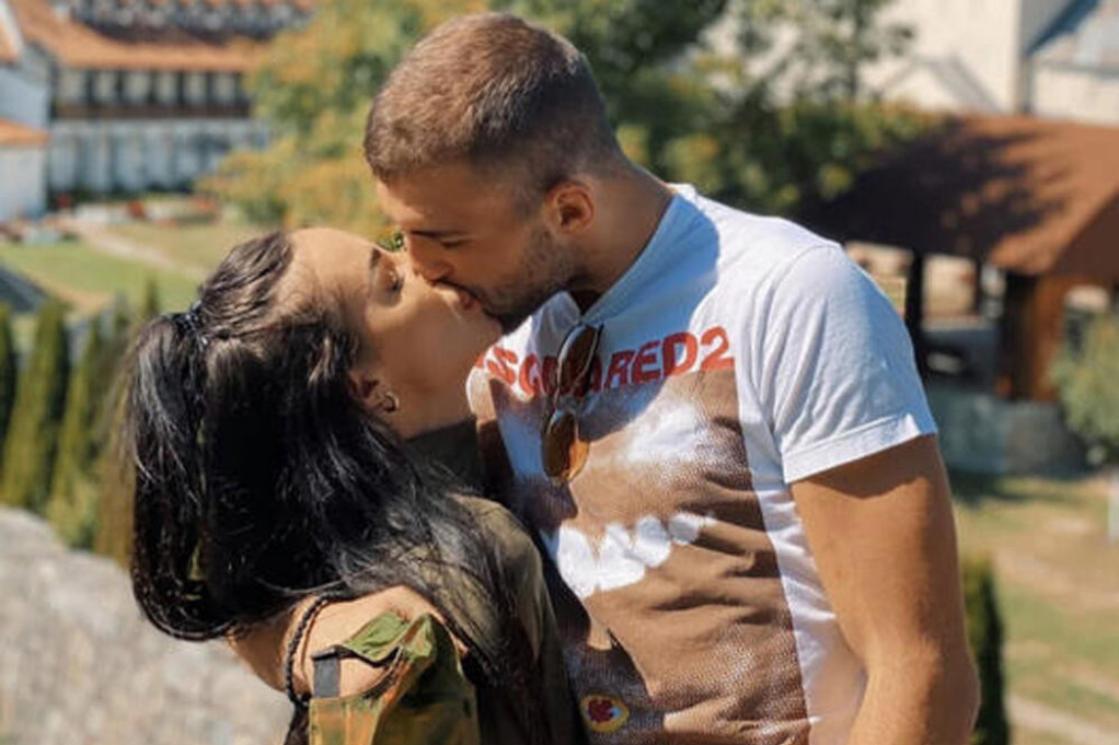 Veljko ima samo jedan uslov: Evo u kakav vrtić idu Cecini naslednici, lokacija sve iznenadila (FOTO) Veljko ima samo jedan uslov: Evo u kakav vrtić idu Cecini naslednici, lokacija sve iznenadila (FOTO)