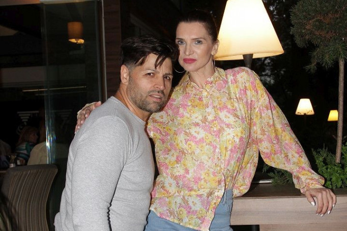 Natalija i Sani novcem od rijalitija stvorili oazu luksuza: Gde danas žive najveće zvezde 90-ih (FOTO) Natalija i Sani novcem od rijalitija stvorili oazu luksuza: Gde danas žive najveće zvezde 90-ih (FOTO)