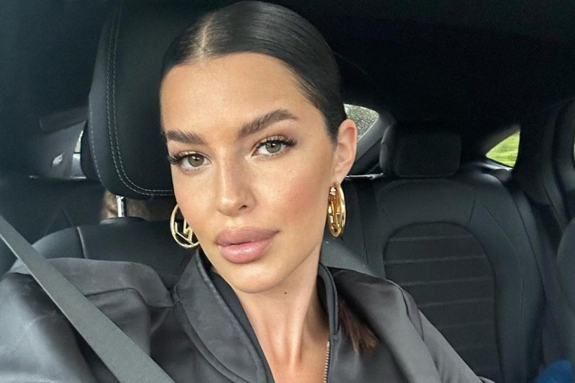 Svaka žena koja mi je zamerila, neka leči depresiju: Oglasila se Ana Rajković nakon što se našla na udaru javnosti Svaka žena koja mi je zamerila, neka leči depresiju: Oglasila se Ana Rajković nakon što se našla na udaru javnosti