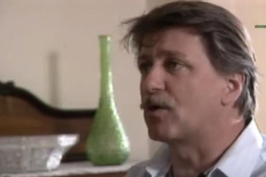 Nekada najlepši glumac u Jugoslaviji posle bolesti više nije isti: Pogledajte kako danas izgleda Aljoša Vučković (FOTO) Nekada najlepši glumac u Jugoslaviji posle bolesti više nije isti: Pogledajte kako danas izgleda Aljoša Vučković (FOTO)